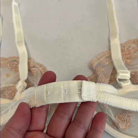 VINTAGE RALPH LAUREN SHEER NUDE UNLINED UNDERWIRE FLORAL LACE BRA SIZE 38C - Picture 6 of 13